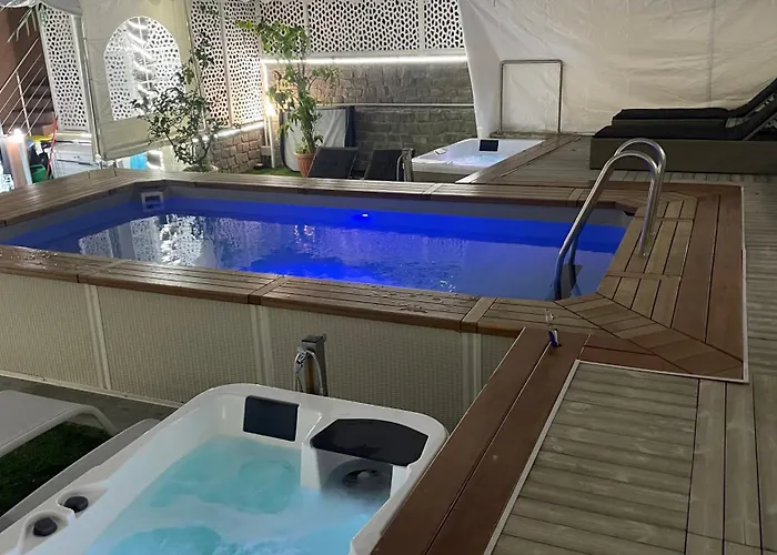 Domus Aquae & Wellness Гостевой дом 4*