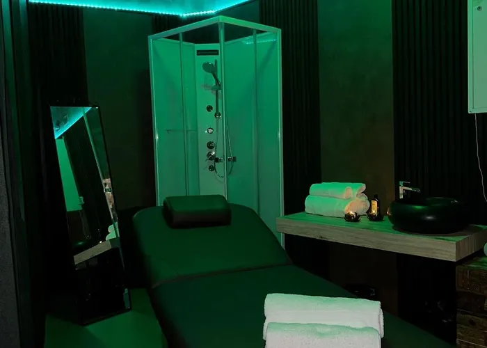 Domus Aquae & Wellness Гостевой дом Генуя