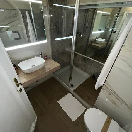 Konukevi Domus Aquae & Wellness 4*